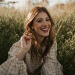 Caroline Dallarosa Instagram - Caroline Dallarosa posa com exclusividade para a @lofficielbrasil e em um bate-papo super leve e descontraído, relembra a sua entrada repentina para a TV Globo através de ‘Malhação’: “Para terem ideia, não entendia de marcação, posicionamento de câmera, nada disso!”, comenta. A atriz, que brilhou no filme ‘Tá Escrito’ – lançado em dezembro do ano passado e sucesso de bilheteria nacional – ainda aproveitou para falar sobre os preparativos para o seu casamento, novos projetos, vida saudável e metas para 2024! Confira no link da bio. #carolinedallarosa #atriz #entrevista Fotos: @camilacardosoribeiro Beauty: @soutabatha