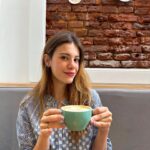 Caroline Dallarosa Instagram - Por aqui só café 😎