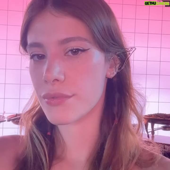 Caroline Dallarosa Instagram - Descobri que não fiz nenhuma foto quando cheguei na festa com as minhas orelhas de elfo 😔