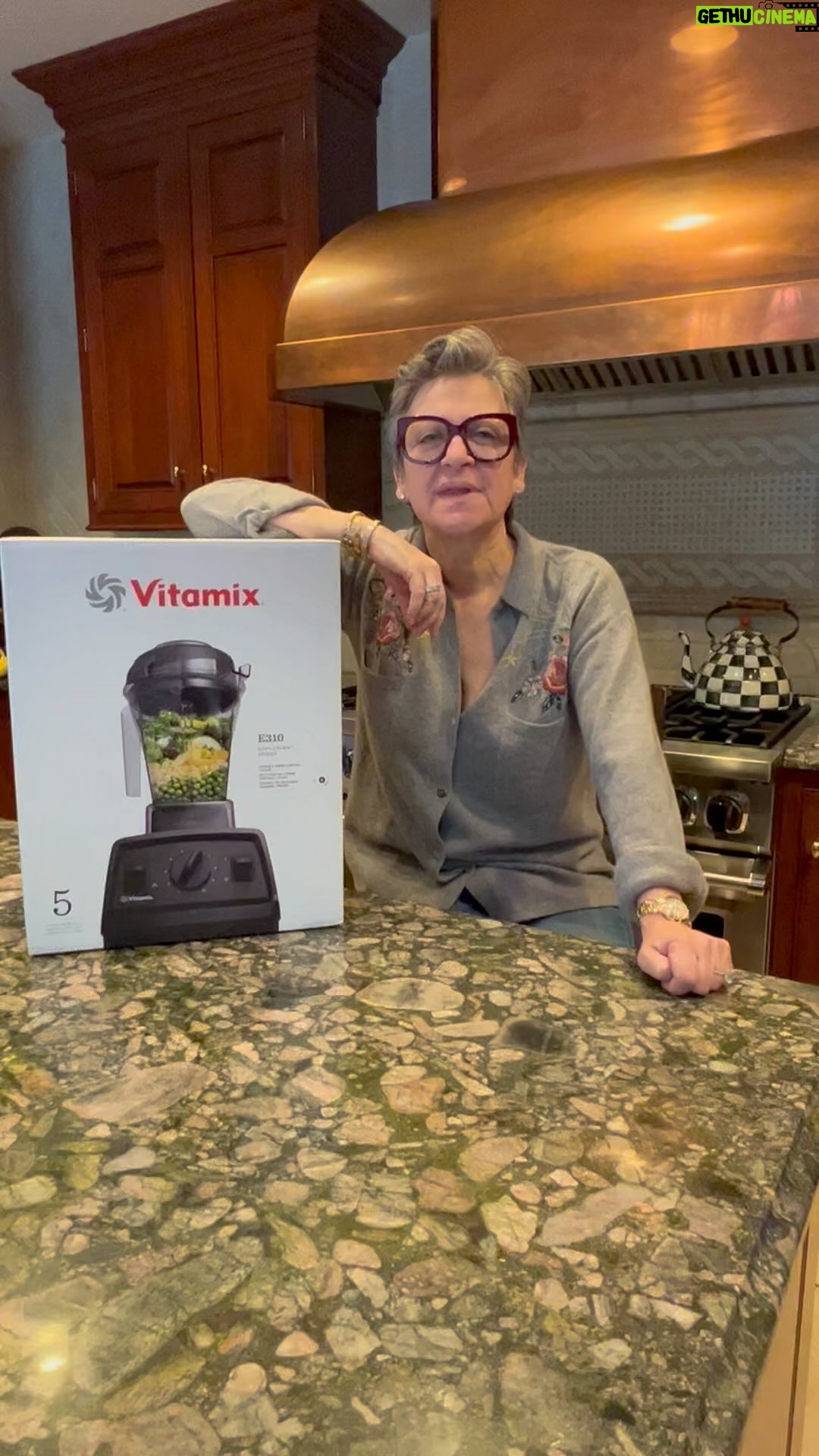 Caroline Manzo Instagram - Go to @foodloveandchaos on @youtube to enter to win this amazing @vitamix appliance. I can’t live without mine, it will change the way you cook! https://youtu.be/fQtyqpJKbVI
