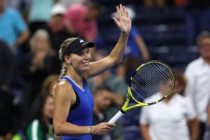 Caroline Wozniacki Instagram - Loved being back under the lights at the @usopen ! 🎾✨

📸 @jimmie48tennis