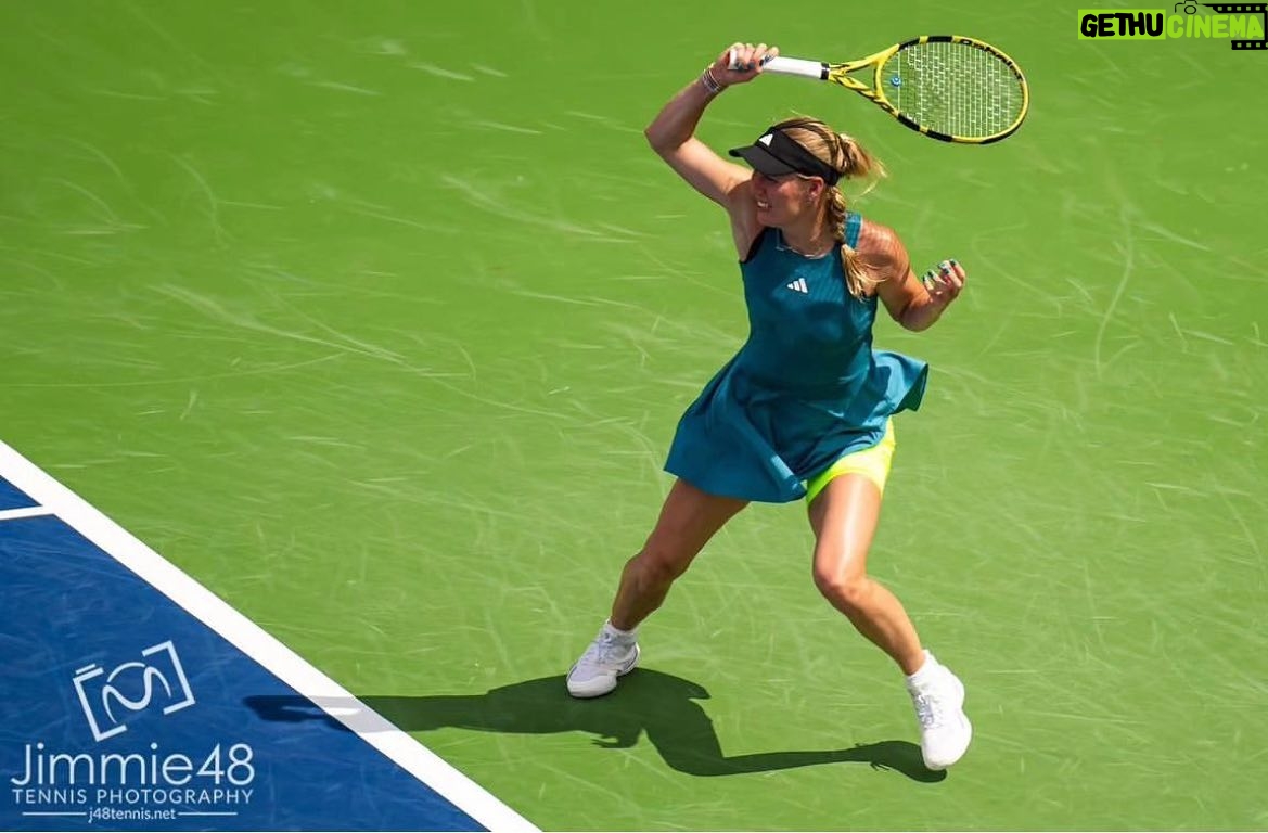 Caroline Wozniacki Instagram - 3 years, 8 Months, 2 kids later! We are back baby!! Feels good to get the W today! 💪🏻 📸@jimmie48tennis @obnmontreal