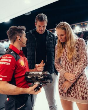 Caroline Wozniacki Instagram - From the tennis court to the paddock 🎾 Happy to see you, @carowozniacki!

#F1 #LasVegasGP 🇺🇸