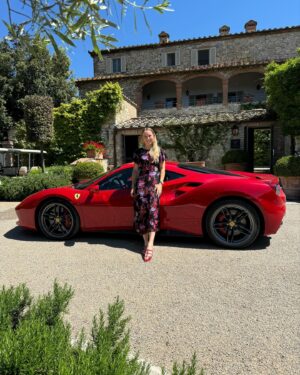 Caroline Wozniacki Instagram - Recap from our weekend road trip thru Tuscany with @davidlee! Congrats @ingridschneider and @jamesferrarojr , we had a blast celebrating you! ❤️