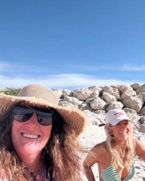 Carrie Bickmore Instagram - Holiday mode activated ☀️ 💕
Nothing beats a Perth sky and a Perth sunset 🥰