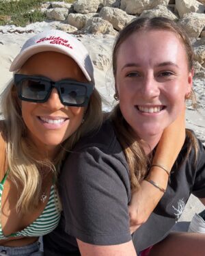 Carrie Bickmore Instagram - Holiday mode activated ☀️ 💕
Nothing beats a Perth sky and a Perth sunset 🥰