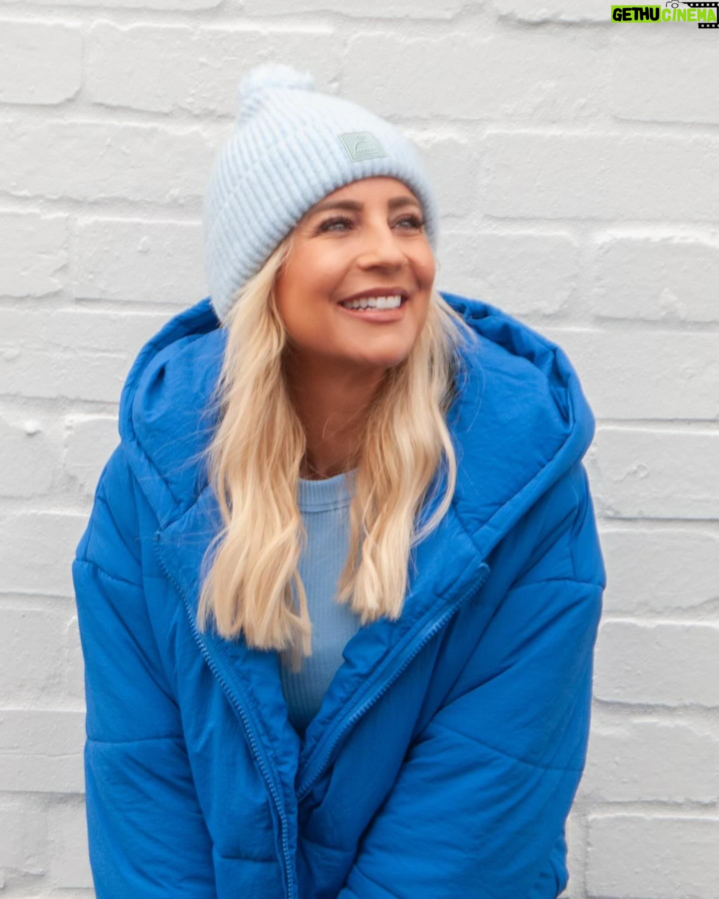 Carrie Bickmore Instagram - It might be hot as hell now but in a few months time it’ll be freezing and you’ll be glad you bought one of these!!!! Only on sale for 1 week only! Delivering in JUNE. Orders must close March 16. Don’t miss out!! Grab your beanie and help us beat brain cancer. Jump onto www.carriesbeanies4braincancer.com to order yours now. (Link in bio)