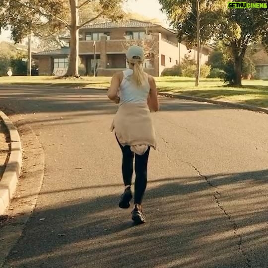 Carrie Bickmore Instagram - Training alongside a drone was going beautifully until it attacked me at the end 🤣🤣🤣 🤦♀️ (P.S my hoodie looks like a giant nappy) #greatwallmarathon #hilltraining