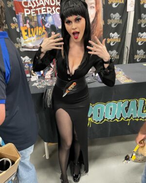 Cassandra Peterson Instagram - So much fun seeing all the Elvira cosplay this weekend @spookalafl 🖤