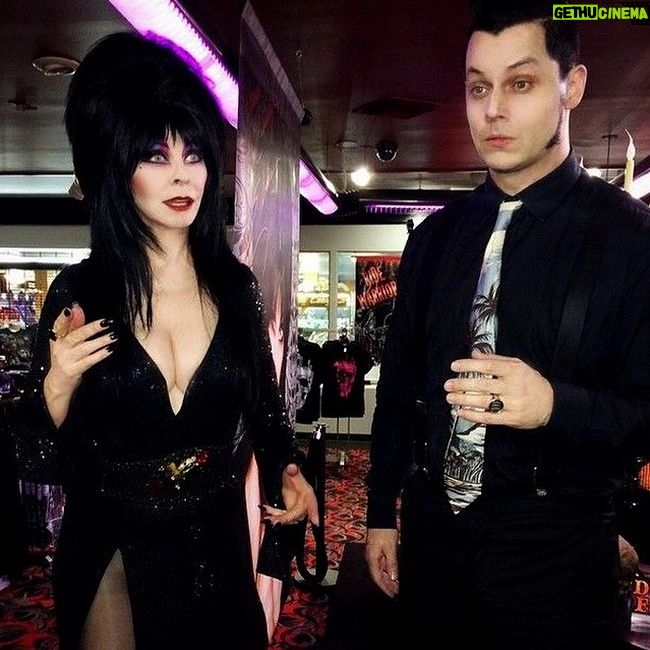 Cassandra Peterson Instagram - So life like, you’ll swear it’s the real thing! 😅😎 Reposting from @officialjackwhite • Statues of Elvira Mistress of the Dark and artist Jack White at The Legends of Gothic Culture Wax Museum located in Prague, Czech Republic. #elvira #jackwhite