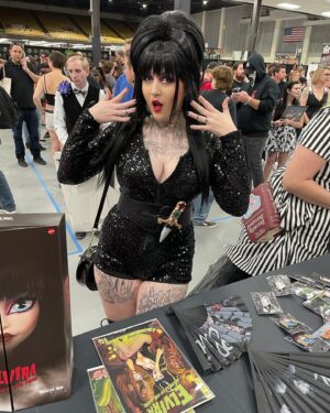 Cassandra Peterson Instagram - So much fun seeing all the Elvira cosplay this weekend @spookalafl 🖤
