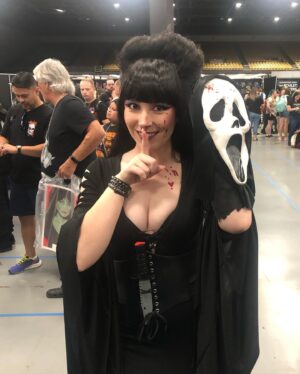 Cassandra Peterson Instagram - So much fun seeing all the Elvira cosplay this weekend @spookalafl 🖤