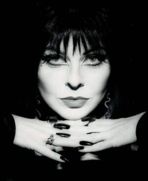 Cassandra Peterson Instagram - Happy World Goth Day! 🖤🖤🖤🖤

#elvira #elviramistressofthedark #worldgothday
