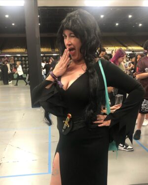 Cassandra Peterson Instagram - So much fun seeing all the Elvira cosplay this weekend @spookalafl 🖤