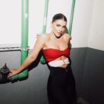Cassandra Sánchez Navarro Instagram - Valentines kick off ❤️🤍🖤 . . . . . PR: @norbertoflo @joaquinleon2 Hair and makeup: @gigigl0w Styling: @vianelyrivera Total look: @ysl vía @riviaroom Jewelry: @bulgari Shoes: @renecaovilla via @granvia.mx