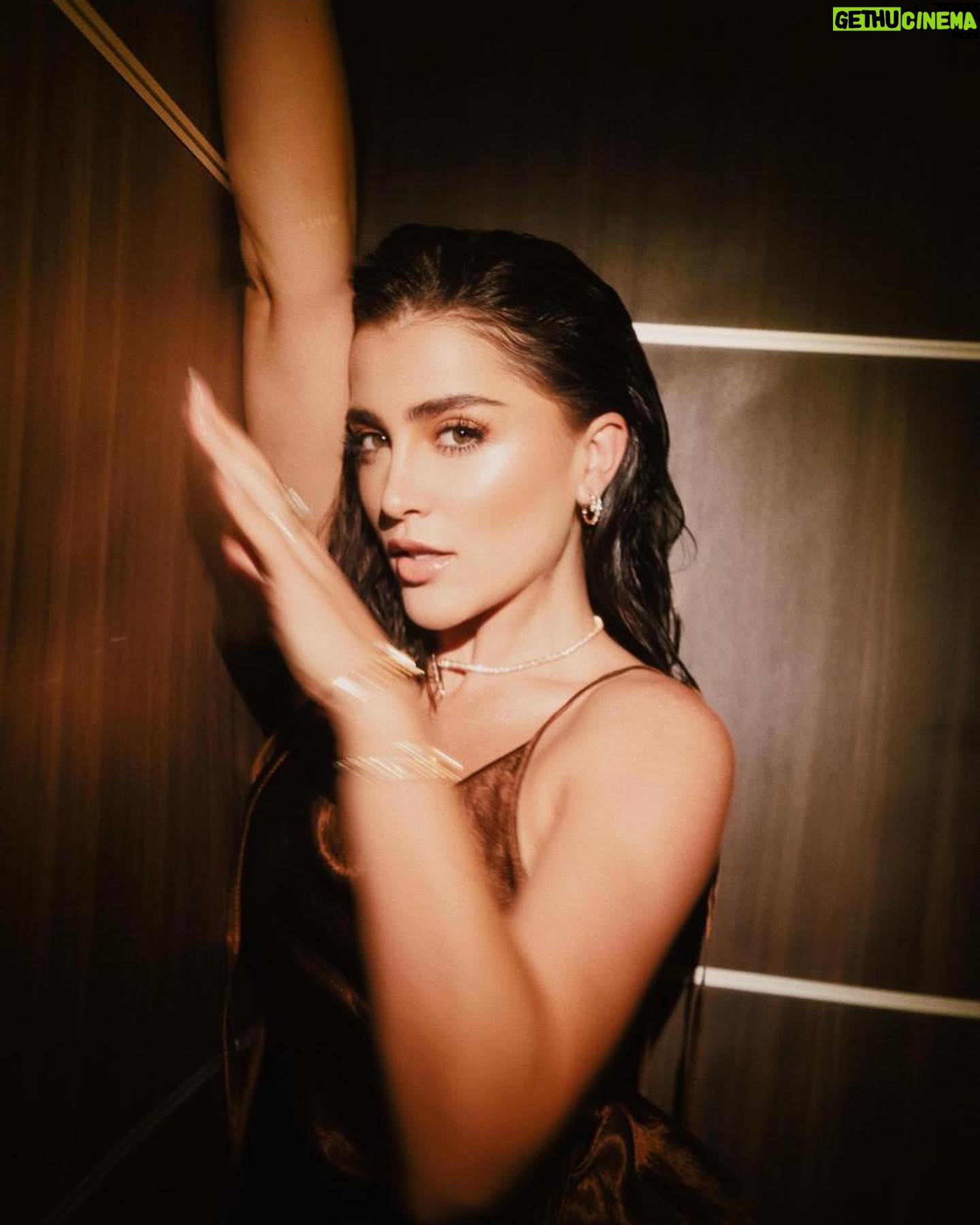 Cassandra Sánchez Navarro Instagram - Pick your poison . . . . . PR: @norbertoflo @joaquinleon2 Hair and makeup: @gigigl0w Styling: @rodrigoaalcantara Dress: @acnestudios via @farfetch Jewelry: @bulgari Shoes: @renecaovilla via @granvia.mx