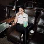 Cassandra Sánchez Navarro Instagram - De regreso a salas 🍿 Mi templo. . . . . . . PR: @norbertoflo @joaquinleon2 Hair & Make up: @gigigl0w Styling: @vianelyrivera Look: @riviaroom