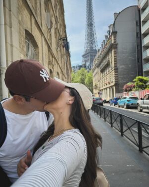 Cassandra Sánchez Navarro Instagram - tout est mieux avec toi