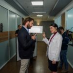 Cassandra Sánchez Navarro Instagram - Nos apuntábamos mucho en esta serie. 🤣 Tratando de descifrar quién era el verdadero villano de la historia. Ustedes que dicen? #bts de #elextrañoretornodedianasalazar