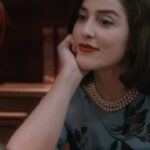 Cassandra Sánchez Navarro Instagram - Viaja a CDMX a los 1950s con la nueva comedia de @ViX, #CONSUELO, protagonizada por Cassandra Sánchez Navarro (@cassandra_gsn). Aprende más sobre esta divertida y simpática serie sobre una mujer de la alta sociedad que se redescubre y toma el control de su vida después de ser abandonada por su marido, en el enlace de nuestro bio. Travel back to Mexico City in the 1950s with @ViX’s newest original comedy, #CONSUELO, starring Cassandra Sánchez Navarro (@cassandra_gsn).  Learn more about this hilarious and heartwarming series about a high-society woman rediscovering herself and taking control of her life after being left by her husband, at the link in bio. #ViXPartner