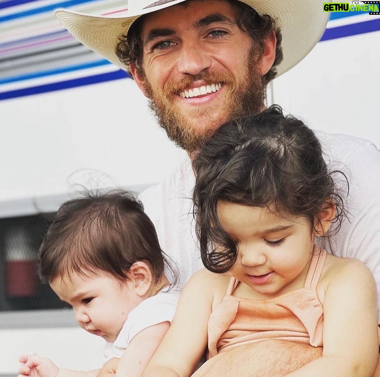 Cassie Ventura Instagram - There’s literally nothing like spending this life with my 3 best friends. I have to pinch myself everyday. I love you with the heart, to the moon & back for eternity 🫶🏽 Happy Birthday, Alex! You have my heart forever ♥️