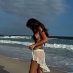 Catalina Vallejos Instagram - No sabía por dónde empezar de nuevo y empecé por mi, por quererme, por elegirme, por mi paz mental y mi amor propio, y cuando menos me di cuenta, volví a florecer. Ser YO 🤍