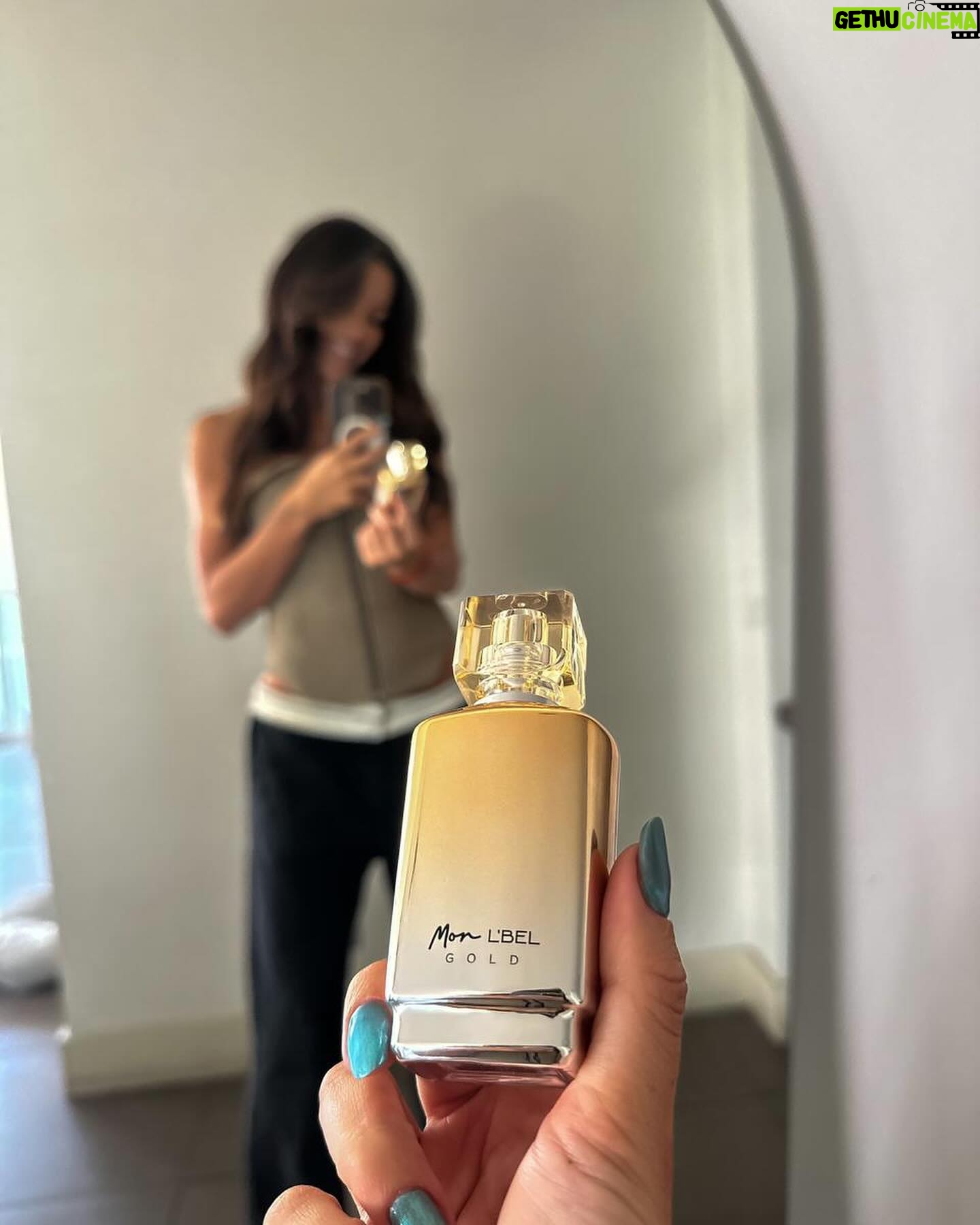 Catalina Vallejos Instagram - Hace un mes estoy usando esta nueva fragancia de @lbelonline que me hace sentir segura y poderosa cada vez que salgo de mi casa 🤍 tiene aromas florales y amaderados, me gusta mucho! #publicidad #lbel