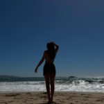 Catalina Vallejos Instagram – Dia de playita y siempre conectada con lo natural 🌊☀️
@aguavital_cl