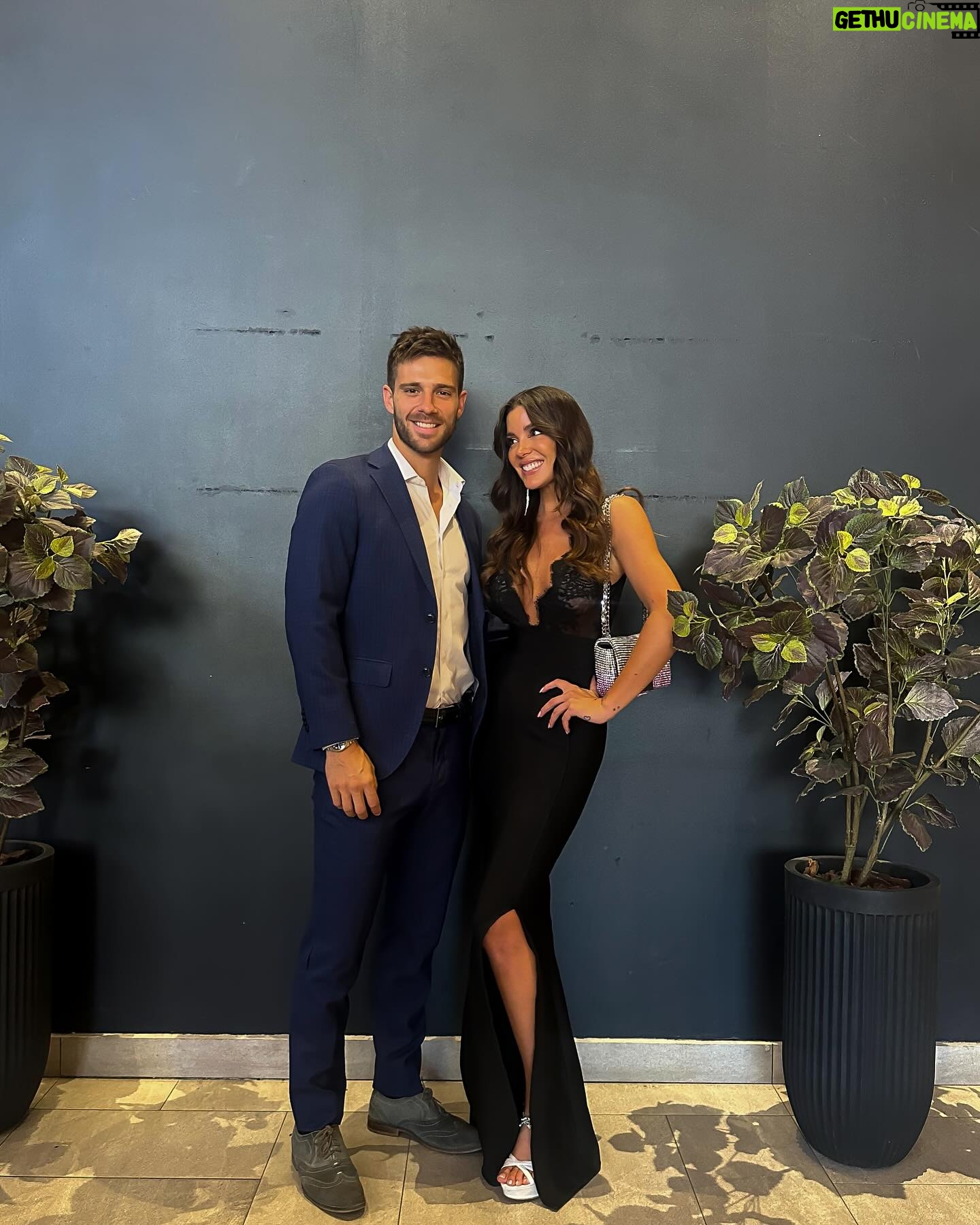 Catalina Vallejos Instagram - Ahora si!! Un mix más completo de lo que fue este finde y el matrimonio soñado de mi amiga linda!!🥹♥️🫶 amo vivir momentos tan especiales con los amigos ♥️