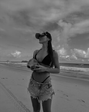 Catalina Vallejos Instagram - 🇧🇷🫶🤍 🥥placer no culpable, viajar ✈️