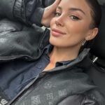Catalina Vallejos Instagram - Acompáñenme a este “GUWM” con la línea Essential de @lbelonline 💁‍♀️🤍✨