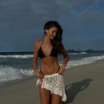 Catalina Vallejos Instagram - No sabía por dónde empezar de nuevo y empecé por mi, por quererme, por elegirme, por mi paz mental y mi amor propio, y cuando menos me di cuenta, volví a florecer. Ser YO 🤍
