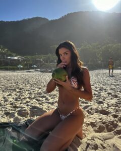 Catalina Vallejos Instagram - 🥥🐒🧡