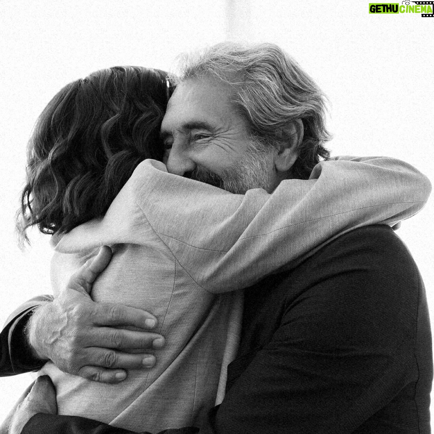 Catarina Furtado - 3 Likes - O meu pai faz anos.
E eu quero que vocês saibam que o meu pai faz anos.
Que bom que o meu pai faz anos. É um dia de sol para mim.
Parabéns pappy ❤️🎉
#pai #anos #joaquimfurtado #20deabril
