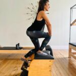 Catarina Furtado Instagram - Hoje é o dia mundial da atividade física! Toca a mexer!! Eu não sobrevivo sem as minhas aulas de Pilates. O meu equilíbrio passa por “tocar” em todas as áreas do nosso ser: corpo, mente, espírito, e desta forma, trabalho também as emoções.😜 #VidaAtiva #Felicidade #BemEstar #pilates