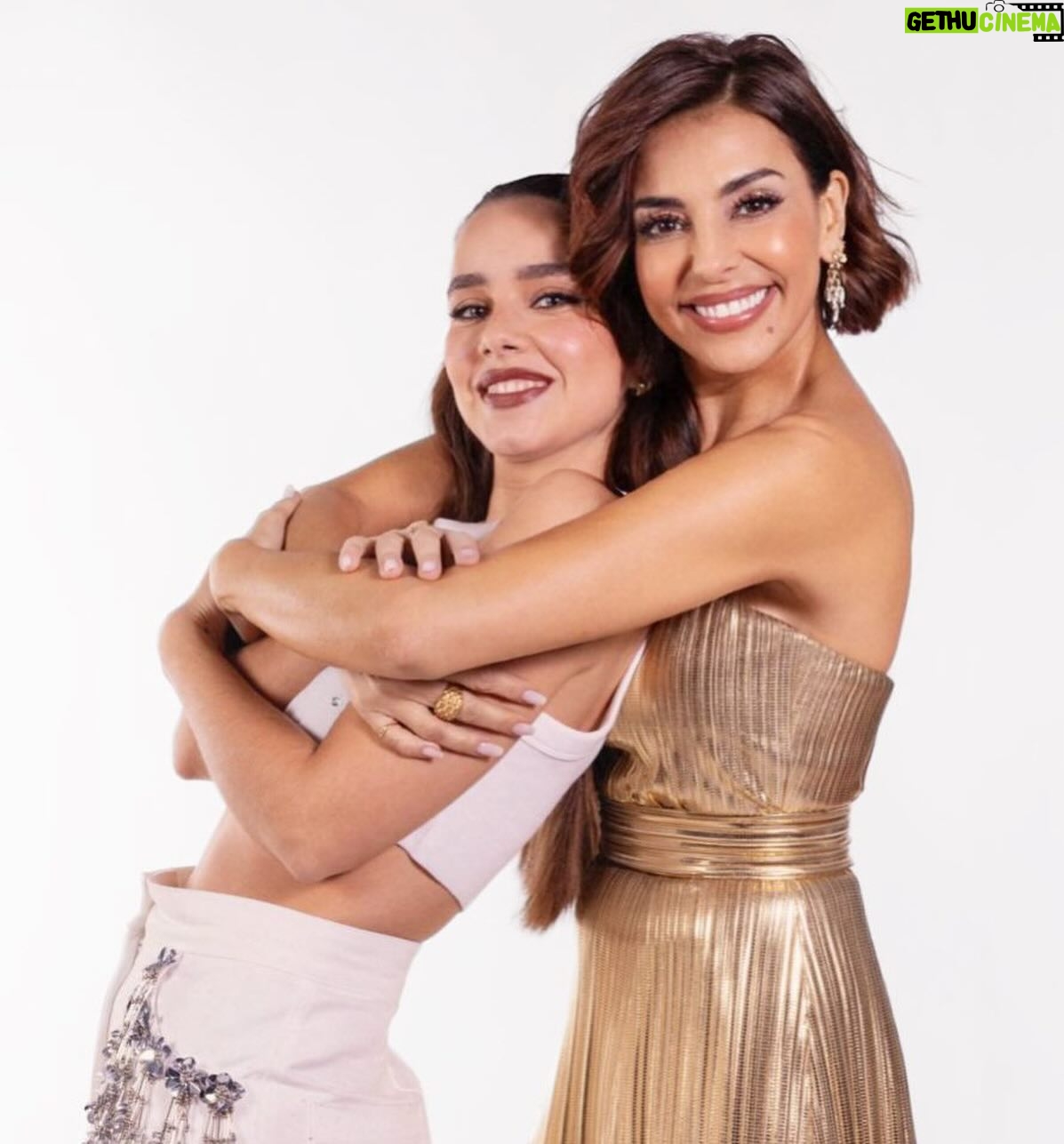 Catarina Furtado Instagram - É HOJE na RTP 1 !! The Voice Kids, nova edição. Imperdível! Os “meus” miúdos e miúdas só merecem beijos!! Os “meus” mentores e mentoras só merecem que sofram com eles, desse lado do ecran😂. Os KIDS não estão para brincadeiras! Estou muito feliz com mais esta temporada e as cadeiras especiais estão muito bem ocupadas! @tinoco.barbara @carlao_nabatalha @cucaroseta @nininhovazmaia_ ❤️❤️❤️❤️ E à @catarinabmaia já não a largo :) 📸: @carlapires Team : @nunobaltazarnb @nunobaltazarstudio @cristinagomes.makeup @helenavazpereira @griffehairstyle @samelli_shoes @davidrosasofficial @luisarosasjewellery @rtppt @shineiberia @thevoiceportugal #melhorprogramadeentretenimento #amoaminhaprofissão #tvdequalidade #music #talentshow