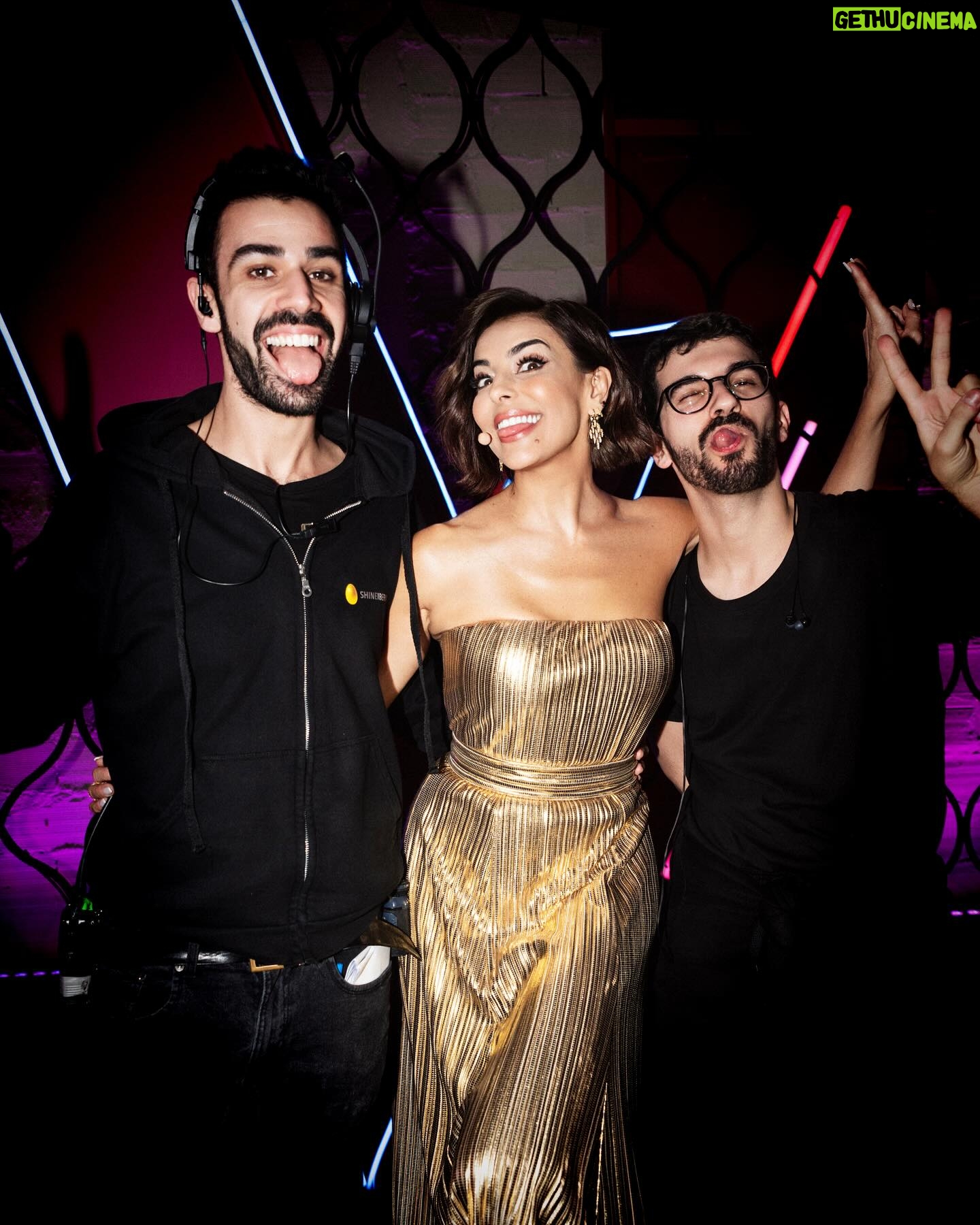 Catarina Furtado - 3 Likes - A magia das provas cegas do @thevoiceportugal kids continua!
Estão prontos para mais um programa incrível?
Quem vai ver, hoje às 21.15, na @rtppt ?
@cucaroseta @tinoco.barbara @carlao_nabatalha @nininhovazmaia_
My dream team :
📸: @carlapires
👗: @nunobaltazarnb @nunobaltazarstudio
💄: @cristinagomes.makeup
💇🏽♀️: @helenavazpereira @griffehairstyle
👠: @samelli_shoes
💍: @davidrosasofficial @luisarosasjewellery
@shineiberia @rtppt @thevoiceportugal @catarinabmaia #tvdequalidade #talentshow #musicshow #thevoicekids #amoaminhaprofissão