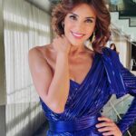Catarina Furtado Instagram – Estou de regresso à cidade que me acolhe sempre como se fosse uma segunda casa, Viseu, agora capital europeia do desporto.
Há 16 anos ( idade do meu filho Joäo ) que aqui venho celebrar a existência do Palácio do Gelo.
Sou orgulhosamente uma espécie de madrinha e hoje, mais uma vez, lá irei apresentar a festa de aniversário com convidados especiais e desfiles das propostas das marcas que vivem nas lojas do shopping.
E esta noite até vou ter uma amiga em palco, a @aureamusica
Parabéns ao Palácio do Gelo , ao grupo @grupovisabeiraglobal e aos seus clientes, o nosso público 😜!
My team : @lucilialaramakeup @gicoutinhohair
@nunobaltazarstudio @nunobaltazarnb @samelli_shoes