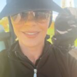 Catherine Zeta-Jones Instagram - A beautiful day? I’d say!!!! @michaelkirkdouglas Game on!!!⛳️🏌️‍♂️🏌️‍♀️