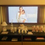 Catrinel Marlon Instagram - 🫶Happy to announce that yesterday @campomarzio70 made the launch in Milan of the new #beautyline @nananofficial ( many products for mom and baby ) The perfume that has already been on sale for a few months and is already a #bestseller . 🧸A graceful , modern and delicate fragrance. Soft lily of the valley combines with cardamom, while pink pepper gives a touch of liveliness. Cedar leaves lend freshness along with sandalwood representing an innate elegance. To finish, musk represents love. A fairy tale inside a bottle. NOTES🎈 Lily of the valley, cardamom, sandalwood, musk @bertellipigola @caroline_production_film