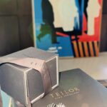 Catrinel Marlon Instagram - ❤️ GIVEAWAY ❤️ Pentru că luna aceasta iubirea e în prim-plan, mă duce cu gândul, mai mult ca oricând, la toate felurile în care ne inspiră să o arătăm celor dragi. Iar TEILOR îmi apare natural în minte - ceva din acest brand de bijuterii este atât de frumos conectat cu iubirea și modurile în care o celebrăm. De peste 25 de ani, TEILOR a devenit sinonim cu iubirea prin fiecare bijuterie care este dăruită și, bineînțeles, prin inelul de logodnă. În ultimii 8 ani, în care am fost parte din această poveste ca ambasador de brand, am văzut-o depășind granițe și inspirând gesturi memorabile. În februarie, TEILOR celebrează toate versiunile iubirii și oferă cadou o pereche de cercei cu diamante unui urmăritor din comunitatea mea. Iar pentru asta, am o temă de gândire în ton cu luna aceasta: povestește-mi în comentarii care a fost cel mai frumos gest pe care iubirea te-a inspirat să-l faci. 💎 Lasă un comentariu la această postare cu răspunsul tău. 💎 Urmărește conturile @teilor_finejewellery și @catrinelmarlon 💎 Ai timp până pe 13 februarie, ora 23:59. 💎 Cerceii vor fi oferiți prin tragere la sorți unui participant norocos, însă abia aștept să citesc toate poveștile voastre. Mult succes! #giveaway #giveawayalert #earings #teilor #love