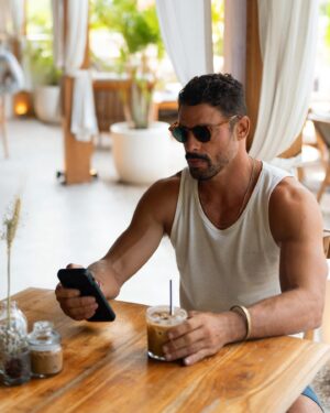 Cauã Reymond Instagram - Cafezin gelado ☕️🧊