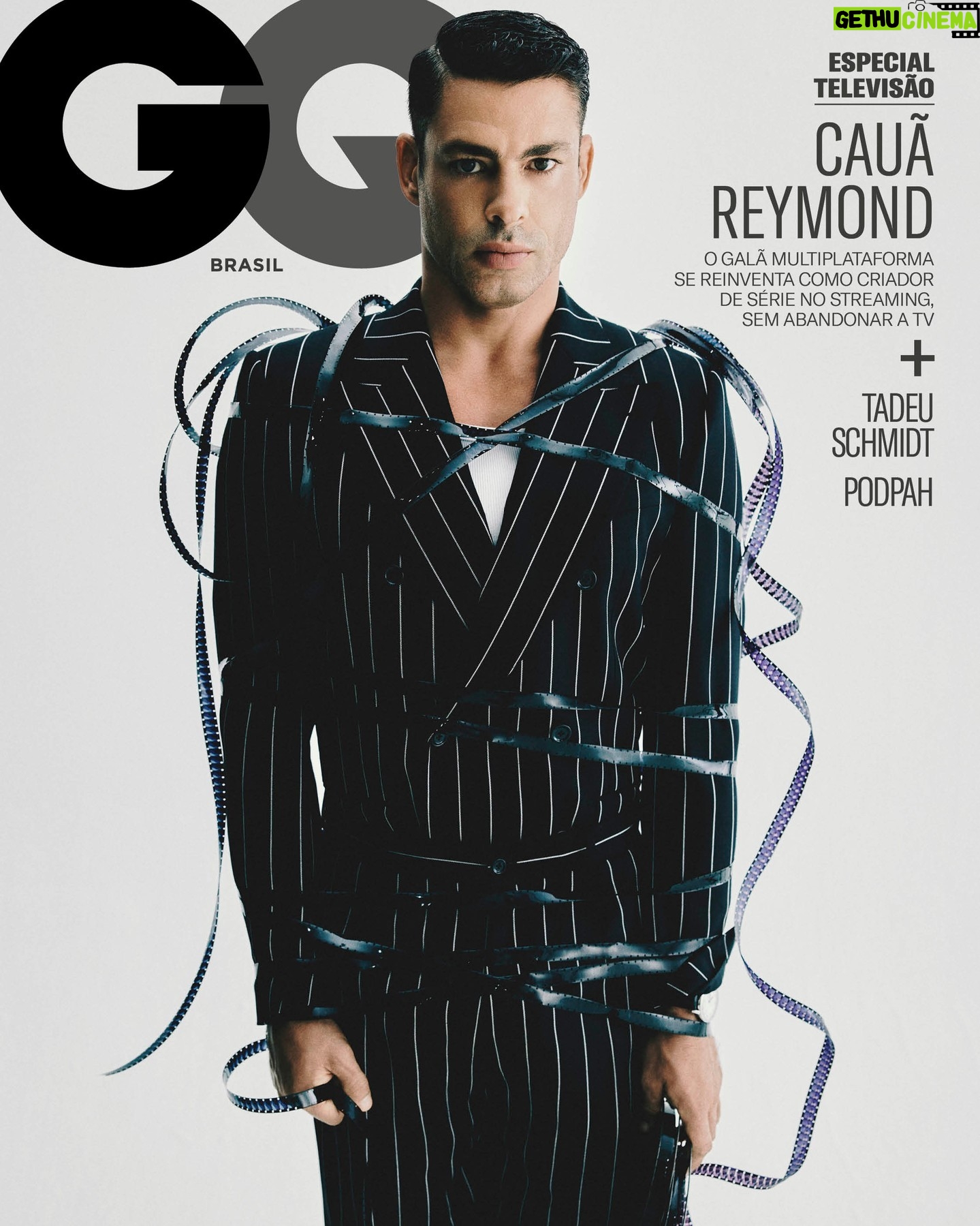 Cauã Reymond Instagram - Com duas décadas de carreira, @cauareymond tem desbravado novos caminhos no audiovisual. Inquieto e apaixonado pelo ofício, o ator é capa da #GQMaio especial Televisão. Ele conta, pela primeira vez em mais detalhes, os bastidores da nova série que assina como criador para o @globoplay. 'Mata-mata', título ainda provisório, retratará as intimidades do universo futebolístico e está em fase inicial de produção; as gravações iniciam em setembro. Na reportagem, acompanhada de um ensaio artístico, ele ainda fala sobre como enxerga a nova geração de talentos, planos internacionais e o carimbo de galã. A edição já está disponível nas bancas ou no aplicativo @globomais e na loja virtual, com entrega para a Grande São Paulo e para Rio de Janeiro. Diretor de conteúdo: @freddigiacomo Fotografia: @ivanerick Edição de moda: @arruda Coordenação de moda: @cucaellias Gerente de fotografia: @enzoamendola Editor de arte: @victoramirabile Texto: @anabiamg Beleza: @luzcidez Produção executiva: @eu.danielcruz e rickvgusmao Assistente de moda: @pedroddn Set design: @liuu_ e @victoramirabile Assistentes de fotografia: @luanzanini_ e @tttthiagolima Tratamento de imagem: @philipemortosa Agradecimento: @thinkersmgmt