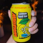 Caylee Cowan Instagram - Cracking open a Halfday at the Pre Coachella party, because good vibes and good gut health go hand in hand! 🍋🫱🏼‍🫲🏽@drinkhalfday #halfday #coachella