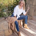 Cecilia Bolocco Instagram – No te pierdas las ÚLTIMAS HORAS del Cyber day para conseguir a precios INCREÍBLES mi Nueva Colección de Vestuario, de Botas y Zapatillas, Accesorios, Joyas, Relojes, Maquillaje y Perfumes!!!!! 😍😍😍😍

Todo lo encuentras en @falabella_cl y Falabella.com

L@s adoro!!! ❤️

#nuevacoleccion #modafeminina #botas #zapatillas #joyas #accesoriosdemoda #maquillaje #perfume