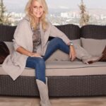 Cecilia Bolocco Instagram – No te pierdas las ÚLTIMAS HORAS del Cyber day para conseguir a precios INCREÍBLES mi Nueva Colección de Vestuario, de Botas y Zapatillas, Accesorios, Joyas, Relojes, Maquillaje y Perfumes!!!!! 😍😍😍😍

Todo lo encuentras en @falabella_cl y Falabella.com

L@s adoro!!! ❤️

#nuevacoleccion #modafeminina #botas #zapatillas #joyas #accesoriosdemoda #maquillaje #perfume