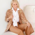 Cecilia Bolocco Instagram – No te pierdas las ÚLTIMAS HORAS del Cyber day para conseguir a precios INCREÍBLES mi Nueva Colección de Vestuario, de Botas y Zapatillas, Accesorios, Joyas, Relojes, Maquillaje y Perfumes!!!!! 😍😍😍😍

Todo lo encuentras en @falabella_cl y Falabella.com

L@s adoro!!! ❤️

#nuevacoleccion #modafeminina #botas #zapatillas #joyas #accesoriosdemoda #maquillaje #perfume