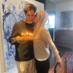 Cecilia Bolocco Instagram - Awww mi @maximobolocco me sorprendió el día de mi cumpleaños con velitas y torta a la hora de almuerzo 😍😍 y en la noche mi amor @pepodaire me tenía preparada una fiesta!!!! ❤️🥰💃🕺🍾🥂 No doy más de amor y agradecimiento!!! ❤️#puroamor Quisiera ademas agradecer de corazón a tod@s uds por los miles de mensajes y por todo el cariño!!! L@s adoro ❤️
