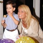 Cecilia Bolocco Instagram - Mi adorado @maximobolocco hoy se cumplen 20 años desde tu llegada a este mundo y cada día me asombra más la fortaleza de tu alma! Hoy también se cumplen 5 años desde que fueras diagnosticado con aquel complejo y agresivo cáncer cerebral el cual venciste con una entereza que se grabó a fuego en mi corazón! Déjame decirte que aún me maravillo con tu eterna sonrisa, la cual ha sido sin lugar a dudas tu gran escudo frente a tantas pruebas que te ha puesto la vida, como también frente a tu sensibilidad, humildad, capacidad de amar, tu humor y optimismo!!! Me siento tan orgullosa de ti y tan profundamente feliz de verte radiante de alegría, estudiando una carrera que te fascina y lleno de planes para el futuro! Te adoro con el alma hijo y no me canso de darle gracias a Dios por haberte enviado a mis brazos!!!! Muy feliz cumpleaños mi amor y que este nuevo año esté repleto de bendiciones!!! 🥳🎉🙏❤️