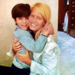 Cecilia Bolocco Instagram - Mi adorado @maximobolocco hoy se cumplen 20 años desde tu llegada a este mundo y cada día me asombra más la fortaleza de tu alma! Hoy también se cumplen 5 años desde que fueras diagnosticado con aquel complejo y agresivo cáncer cerebral el cual venciste con una entereza que se grabó a fuego en mi corazón! Déjame decirte que aún me maravillo con tu eterna sonrisa, la cual ha sido sin lugar a dudas tu gran escudo frente a tantas pruebas que te ha puesto la vida, como también frente a tu sensibilidad, humildad, capacidad de amar, tu humor y optimismo!!! Me siento tan orgullosa de ti y tan profundamente feliz de verte radiante de alegría, estudiando una carrera que te fascina y lleno de planes para el futuro! Te adoro con el alma hijo y no me canso de darle gracias a Dios por haberte enviado a mis brazos!!!! Muy feliz cumpleaños mi amor y que este nuevo año esté repleto de bendiciones!!! 🥳🎉🙏❤️